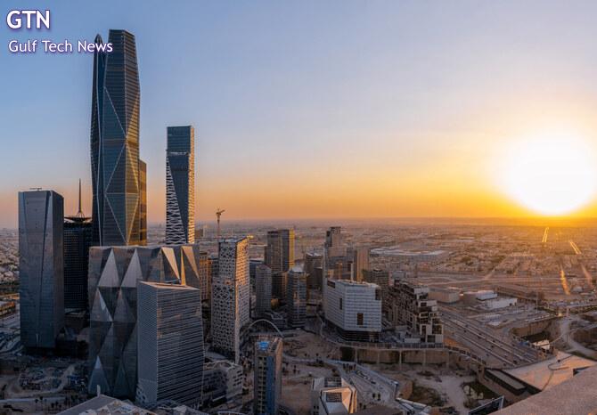 صندوق الاستثمارات العامة السعودي يجمع أكثر من مليار دولار