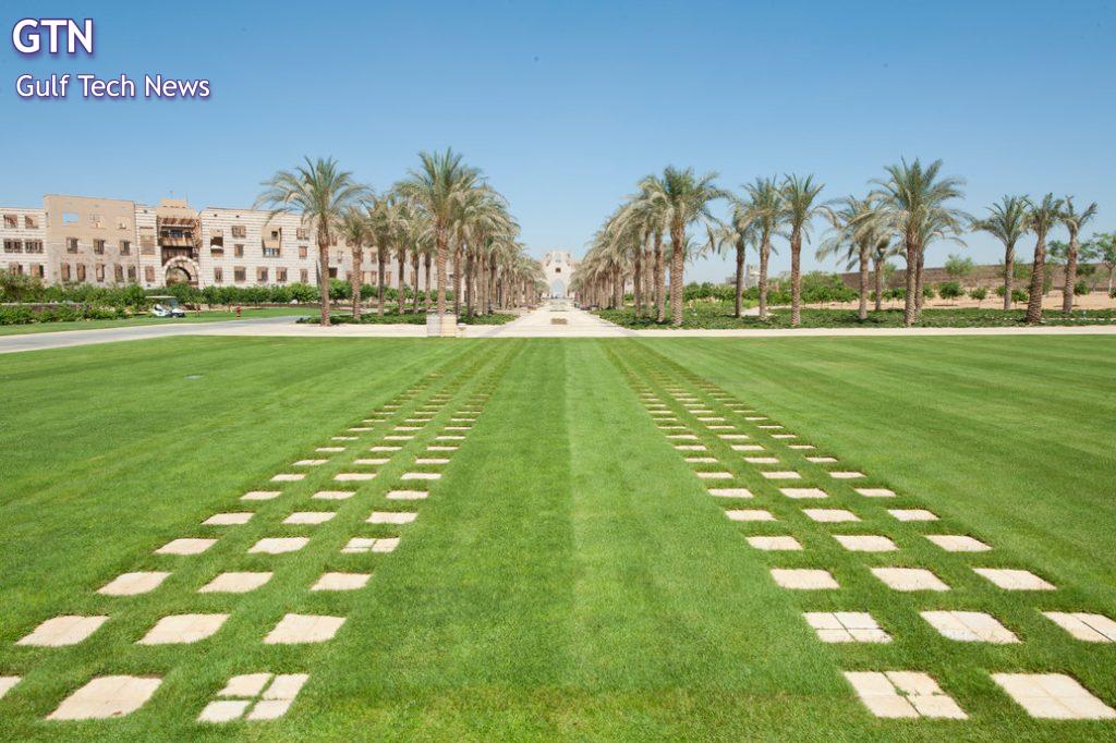  أعلنت الجامعة الأمريكية بالقاهرة اختيارها من مؤسسة «برينستون ريفيو» لتكون الجامعة الوحيدة في مصر وواحدة من عدد محدود من الجامعات في أفريقيا 