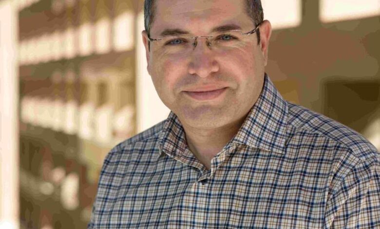 Dr. Tamer Shoeib, Professor of Chemistry at The American University in Cairo (AUC)